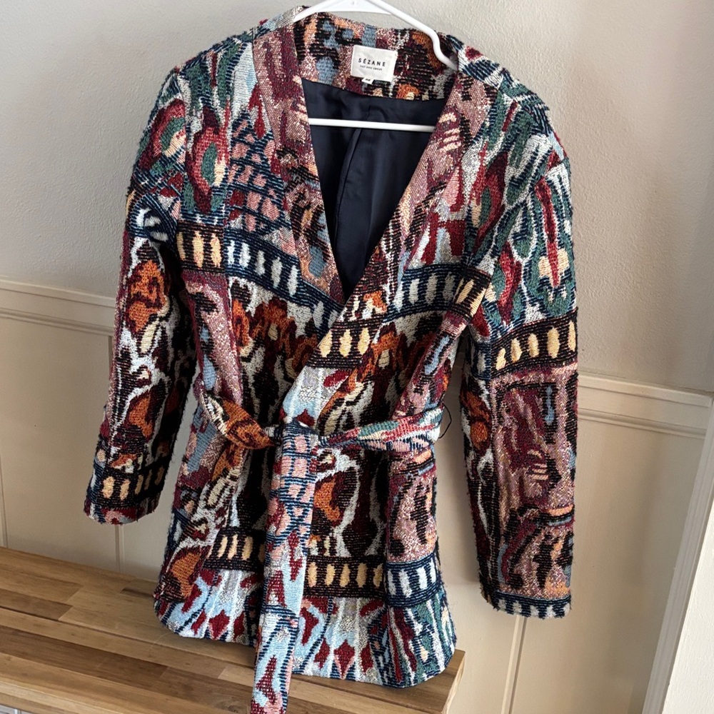 Sezane Chiara Textured Jacket‎ with Belt - Picture 3 of 9